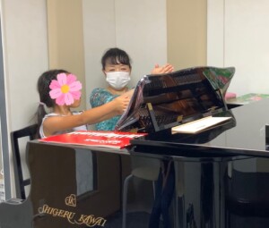 西谷愛講師のピアノレッスン