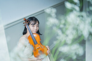 YMSヴァイオリン講師　岸真結子
