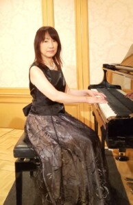 Yumi music school　ピアノ講師　中家孝子